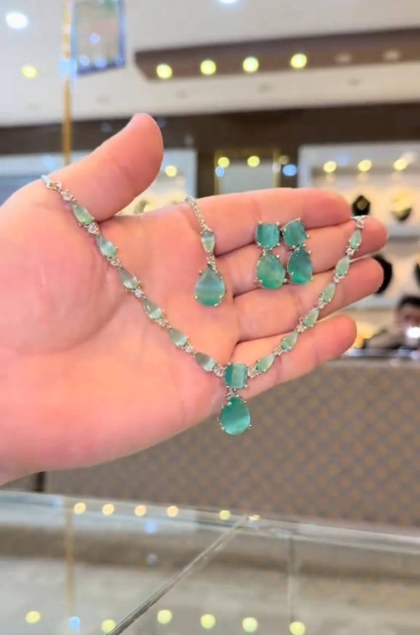 American Zircon Stone Necklace Set